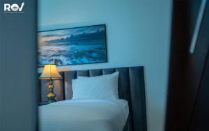 En eller flere senger på et rom på Luxury 2 Bedroom Suite with Full Burj Khalifa View