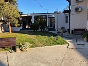 Zahrada ubytování Villa Quantum Beograd