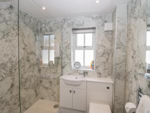 Ένα μπάνιο στο Betty's Loft +24 φωτογραφίες