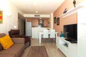 A kitchen or kitchenette at 1112 Mileni I - Apivend Immo