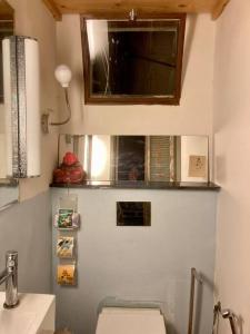 Een keuken of kitchenette bij Magical Apartment wBalcony @Jaffa