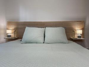 Postel nebo postele na pokoji v ubytování Villa-jacuzzi-1chb-jardin-10minsAixEnPce-QuartierChic + 23 fotografií