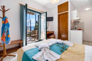 A bed or beds in a room at Nikoleta Studio 5