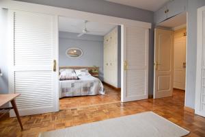 Posteľ alebo postele v izbe v ubytovaní Letmalaga Casa Gibralfaro