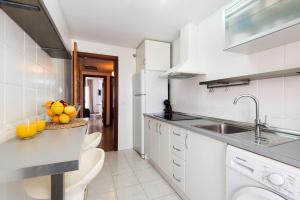 Zdjęcie z galerii obiektu CENTER APARTMENT 2bed 2b Aircon Wif and PARKING FREE w Maladze