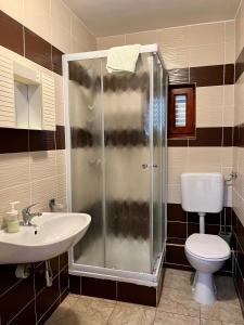 Koupelna v ubytování Pink Panther