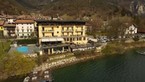 Gambar di galeri bagi Albergo Mezzolago di Mezzolago