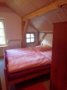 Postel nebo postele na pokoji v ubytování Chalupa Končiny