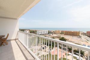Balkón alebo terasa v ubytovaní Global Properties, Apartamento con terraza y vistas al mar