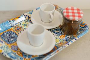 Utensilios para hacer té y café en APARTAMENTOS MAPAMUNDI
