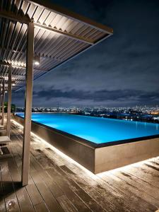 Πισίνα στο ή κοντά στο Luxury Apartment - The Lennox
