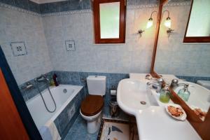 Koupelna v ubytování Villa Koliri