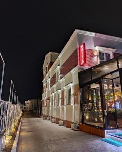 El edificio en el que está el resort