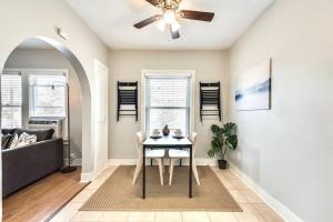 Φωτογραφία από το άλμπουμ του Global Cup The Retro Lower-Greenville Apartment σε Ντάλας