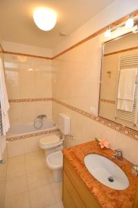 A bathroom at Da Bruno Homes