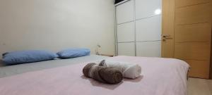 Ein Bett oder Betten in einem Zimmer der Unterkunft An Easy Transport and Quiet Apartment in Istanbul