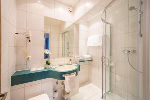 Koupelna v ubytování Hotel S16