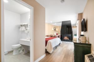 Koupelna v ubytování Hotel Bromont
