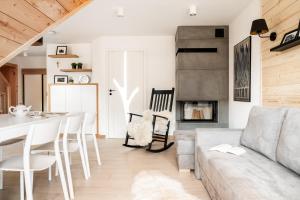 Posedenie v ubytovaní Mountain Base - Dwupoziomowy apartament "Przy lesie II" z prywatnym jacuzzi w Kościelisku