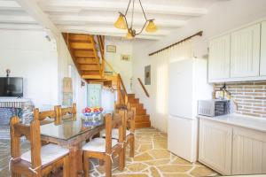 Gallery image of Traditional family villa southern lefkada in Sívros