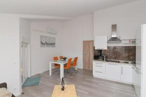 Kuchyň nebo kuchyňský kout v ubytování Apartments Basic Sveti Anton 88