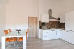 Kuchyň nebo kuchyňský kout v ubytování Apartments Basic Sveti Anton 88
