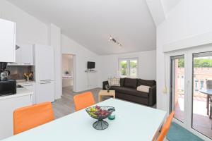 Kuchyň nebo kuchyňský kout v ubytování Apartments Basic Sveti Anton 88