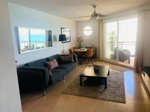 Posezení v ubytování LMHA 15 DPMT modern 2 bedroom,1 bathroom overlooking the Mediterranean, La Manga