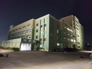 Budova, kde se hotel nachází + 10 fotografií