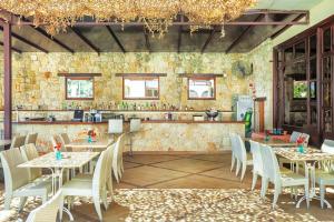 Εστιατόριο ή άλλο μέρος για φαγητό στο Xenios Possidi Paradise Hotel