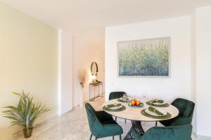 Posedenie v ubytovaní MARBELLA BANUS SUITES - Banus Playa Rocio Beach Access Complex