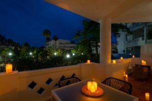 Balkón alebo terasa v ubytovaní MARBELLA BANUS SUITES - Banus Playa Rocio Beach Access Complex