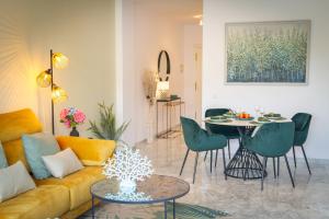 Posedenie v ubytovaní MARBELLA BANUS SUITES - Banus Playa Rocio Beach Access Complex