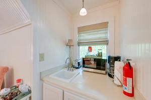 Φωτογραφία από το άλμπουμ του Smallwood Cute Highlands Home with Screened Porch! σε Highlands +26 φωτογραφίες