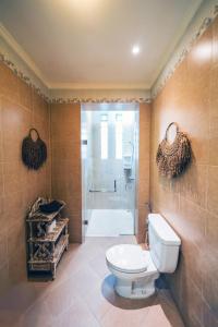 Vonios kambarys apgyvendinimo įstaigoje Villa LOGAN - KUTA - 5 Bedroom - 3 Bathroom Villa - Great Location