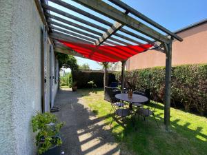 Zdjęcie z galerii obiektu Charming holiday home in a quiet location, near the coast, 2 bicycles w mieście Donville-les-Bains