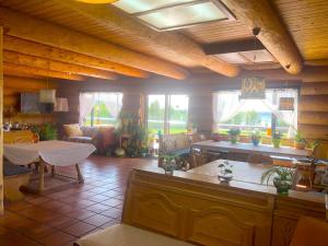 Fotografie z fotogalerie ubytování Cariboo Log Guest House v destinaci Lac La Hache