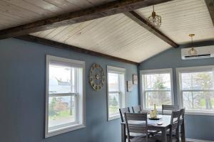 Imagine din galeria proprietății Family Ties Vacation Home - Rossy House în Twillingate