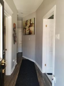 Gallery image of Cozy and unique getaway in Hamilton