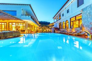 Πισίνα στο ή κοντά στο Xenios Possidi Paradise Hotel