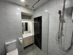 Fotografie z fotogalerie ubytování Exceptional location Sukhumvit Soi 6 cozy fresh 1 bedroom v destinaci Bangkok