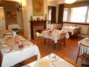 Restaurant o un lloc per menjar a The Gardens B&B