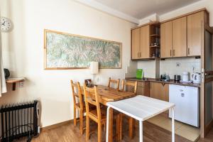 Kuchyňa alebo kuchynka v ubytovaní ZAKOHOME- Apartamenty Kościelisko Centrum