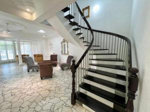 Gallery image of Cozy 6BR Gurney GeorgeTown Homestay in Tanjung Bungah