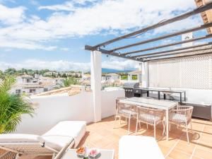 Balkón nebo terasa v ubytování Los Naranjos Beautiful 1 Bedroom penthouse