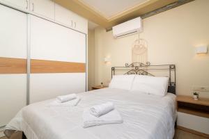 Postel nebo postele na pokoji v ubytování Zamor Family Villa 2
