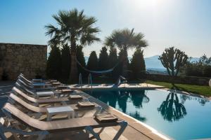 Swimmingpoolen hos eller tæt på Olea Luxury Suites Heraklion
