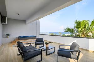 Χώρος καθιστικού στο Nicolas Grand Suites, Adults Only