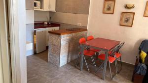 Kuchyň nebo kuchyňský kout v ubytování Apartamento con terraza y piscina - Todoholiday