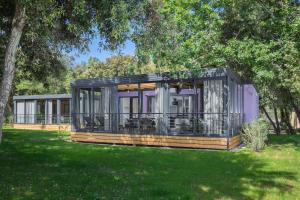 Vonkajšia záhrada v ubytovaní Camping Homes Mon Perin